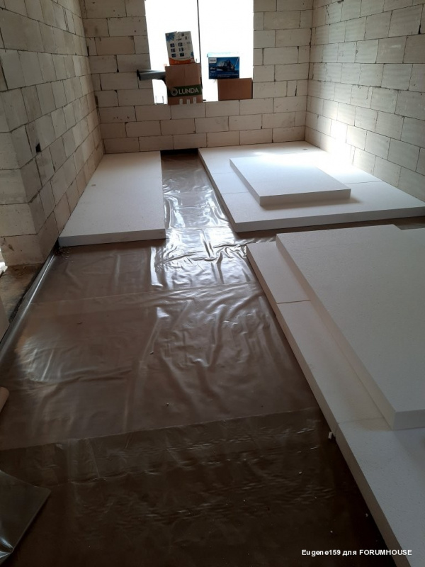 укладка плёнки и пенопласта.jpg